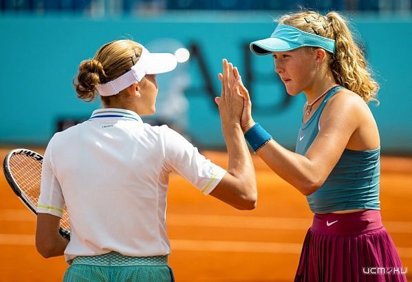 На турнире в Ухане состоялось противостояние двух сестер Андреевых