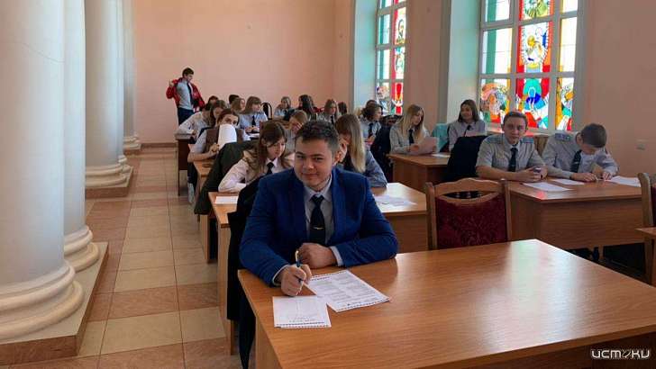 В зале ожидания ж/д вокзала в Орле собрались желающие написать диктант 