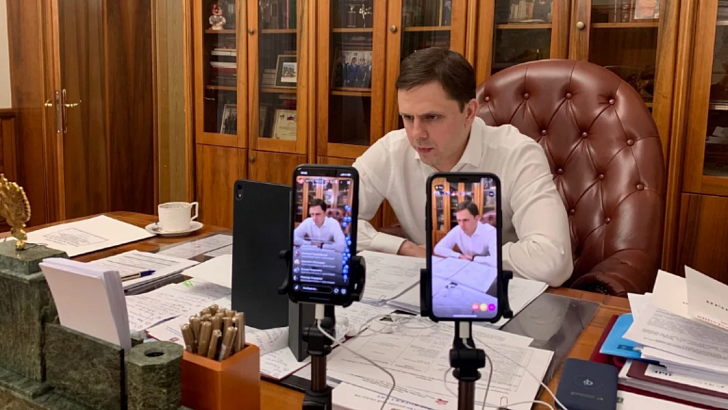 Губернатор Андрей Клычков о волонтерах: мне прислали сообщение, полное слез