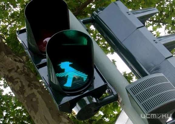 В Орле на светофоре «Форд Фокус» сбил пенсионерку