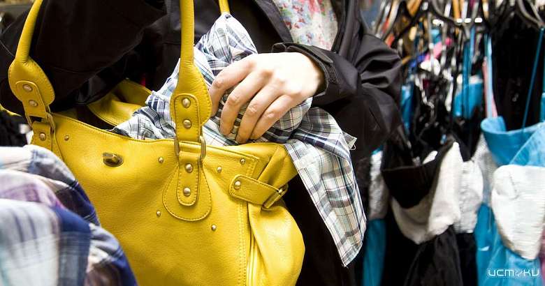 После примерки 22-летняя орловчанка «забыла» заплатить за одежду