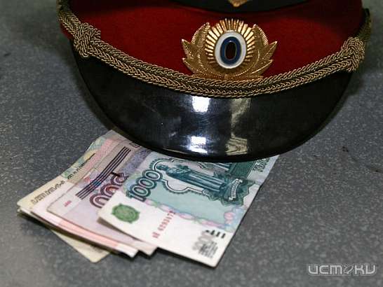 В Ливенском районе полицейский задержан за вымогательство взятки В Ливенском районе полицейский задержан за вымогательство взятки