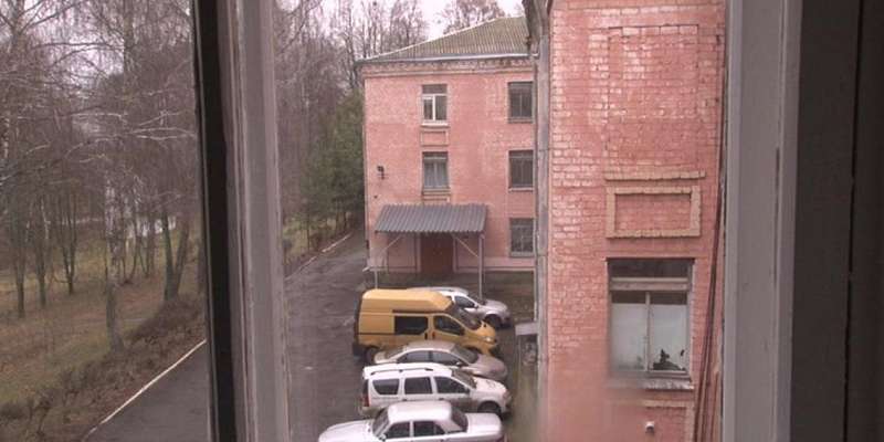 Карантин или увольнение: сотрудников орловской психбольницы поставили перед выбором 