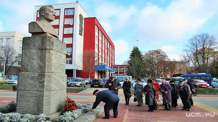 Сегодня в Орле почтили память жертв политических репрессий