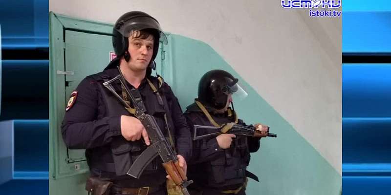 Сотрудники ФСБ провели тактико-специальное учение по пресечению террористического акта на территории образовательного учреждения. Как сотрудники Федер...