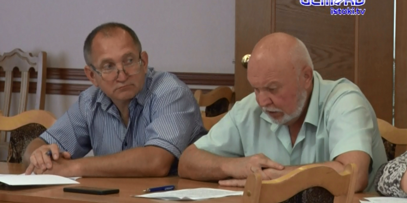 "Будем бегать по домам, и трогать, какая батарея греет"!