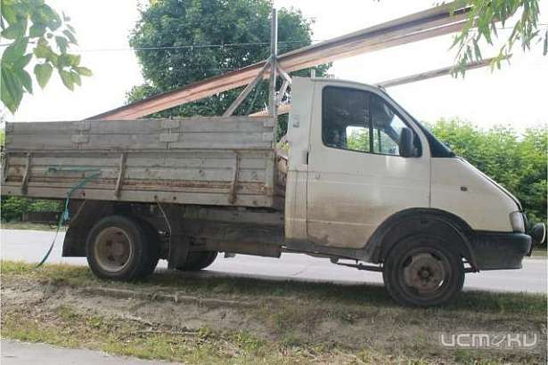 На Орловщине с грузовика на ходу упали доски на пешеходов