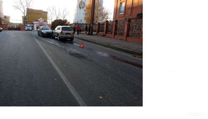 Под Орлом «Шевроле» выехал на «встречку» и протаранил иномарку