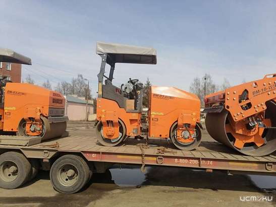 Автопарк МУП «Спецавтобаза» пополнился тремя новыми катками. На улицы города их выпустят через месяц