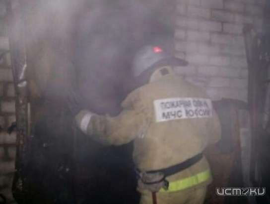 Ночью во Мценске горел автомобиль