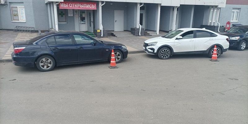 В Орле на ул. Михалицына автомобиль наехал на своего водителя