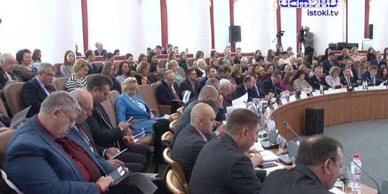 Выплаты детям войны и запрет на снюсы: на заседании облсовета в Орле разгорелись споры