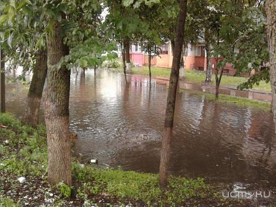 Локальное затопление тротуаров Локальное затопление тротуаров