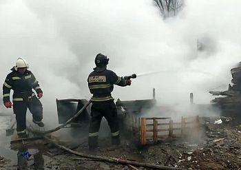 Сегодня утром МЧС локализовало пожар в деревне Леженки Орловского округа