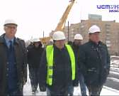 Одна радость- Красный мост. Прокурор, чиновники и подрядчики выехали на место и убедились, хоть здесь хоть и после срыва сроков, но работы движутся к ...