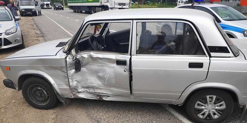 Внедорожник и «семерка» не поделили орловскую трассу