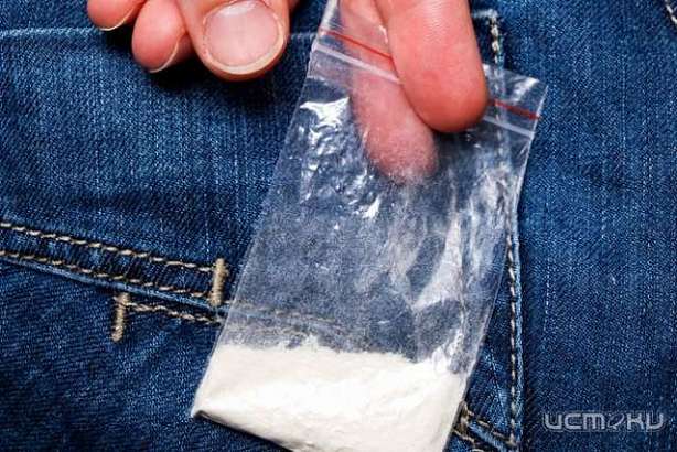 Хозяин квартиры обнаружил у жильца пистолет и наркотики