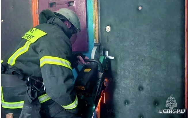 В Орле малыш оказался заперт один в квартире