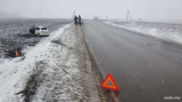 В Орловской области мужчина пострадал, улетев на «десятке» в кювет