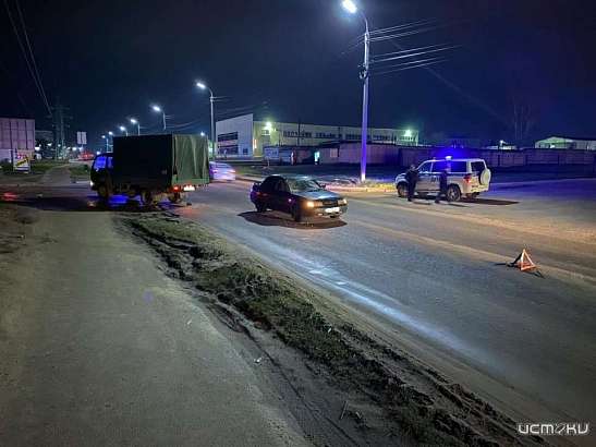 В Орле не разошлись грузовик и «десятка»