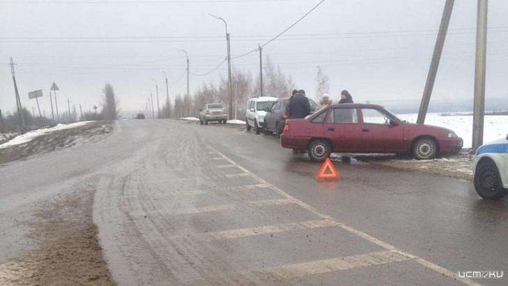 75-летний пенсионер скончался за рулем иномарки в Ливнах