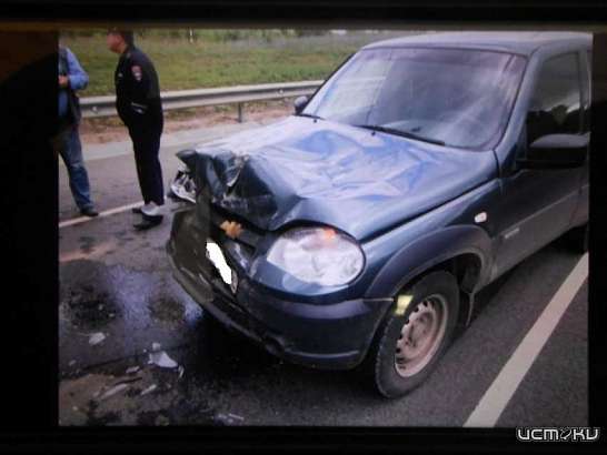 На Орловщине водитель «Нивы» въехал в стоявший КамАЗ с полуприцепом