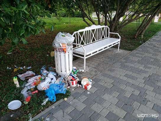 Куда смотрят власти? Орловчане в ужасе от утопающей в мусоре «Дворянки»