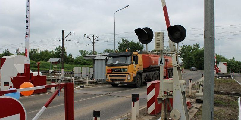 Движение автомобилей через железнодорожный переезд на стации Хомутово в Орловской области будет закрыто 3 сентября на время ремонтных работ