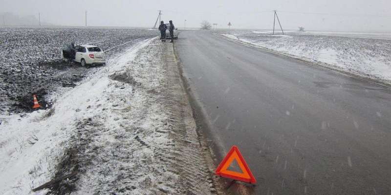 В Орловской области мужчина пострадал, улетев на «десятке» в кювет
