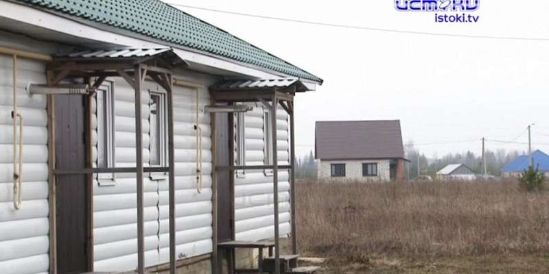 Из-за сиротских бараков в Тросне возбудили уголовное дело, а в домах на Наугорском шоссе из кранов потекло какао
