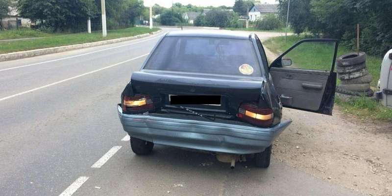 В Залегощи водитель «догнал» впереди идущую легковушку