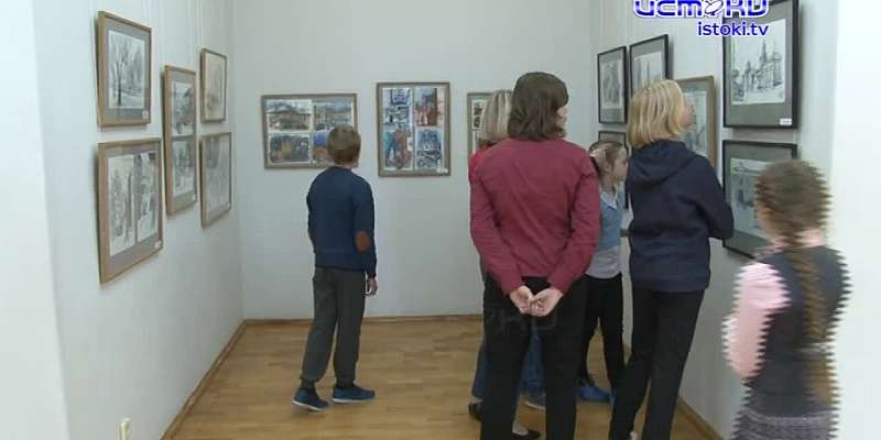 Палитра техник: орловские педагоги изобразили на холсте старинные улочки Ельца