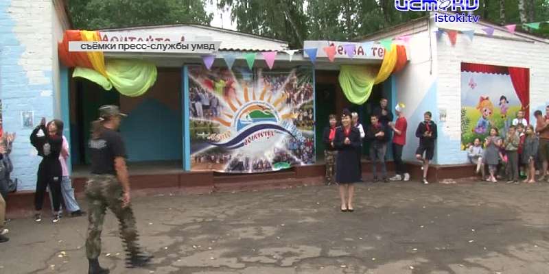 Вдох глубокий. Руки шире! Мастер спорта России международного класса по бобслею Людмила Удобкина провела зарядку для юных орловчан