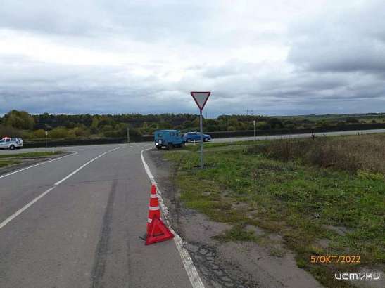 На Орловщине советский «Луаз» угодил в кювет. Пострадала пенсионерка