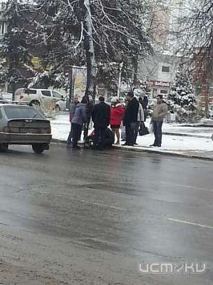 В Орле троллейбус переехал женщину и поехал дальше