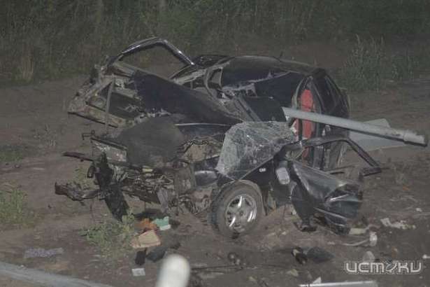 В Орловском районе водитель чудом выжил после столкновения со столбом