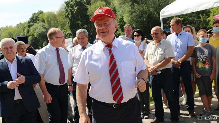 Зюганов открыл памятник танкистам-гвардейцам под Мценском после реновации