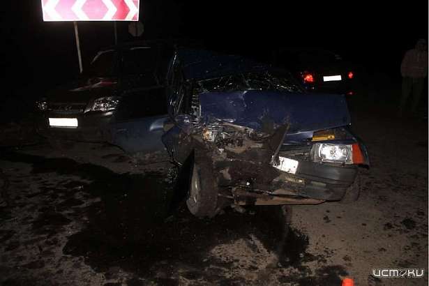 Под Орлом пострадали в ДТП водитель и двое пассажиров припаркованного ВАЗа Под Орлом пострадали в ДТП водитель и двое пассажиров припаркованного ВАЗа