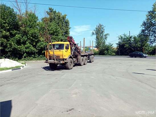 В Орле в столкновении «КАМАЗа» и «УАЗа» пострадала женщина В Орле в столкновении «КАМАЗа» и «УАЗа» пострадала женщина