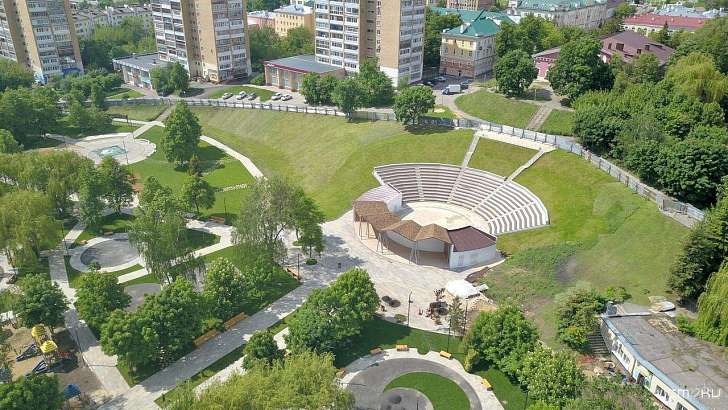 За счет экономии в детском парке Орла оборудуют фуд-корт и поставят качели