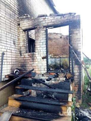 Из-за неисправного холодильника во Мценском районе едва не сгорел дом