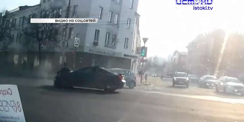 Из аварийного дома на Калинина уехала половина жильцов, серьезное ДТП в центре Орла. Новости за 90 секунд.