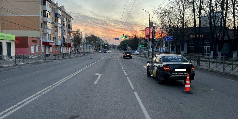 Сегодня утром на Московской столкнулись две «Лады»
