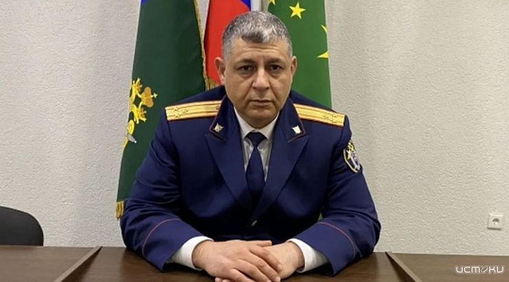 Вслед за начальником ушел и зам