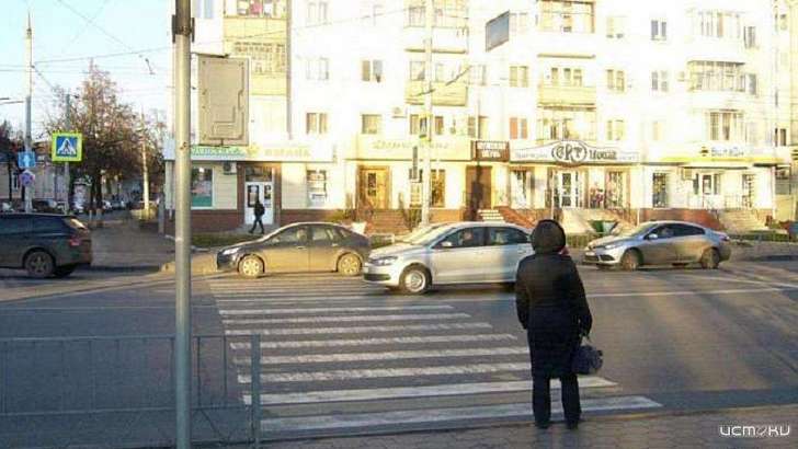 В Орле автобус сбил 15-летнюю девочку: ГИБДД ищет очевидцев