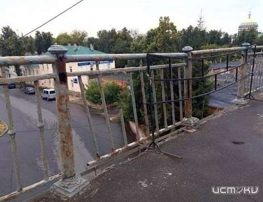 Желающих заменить ограждение на Тургеневском мосту не нашлось