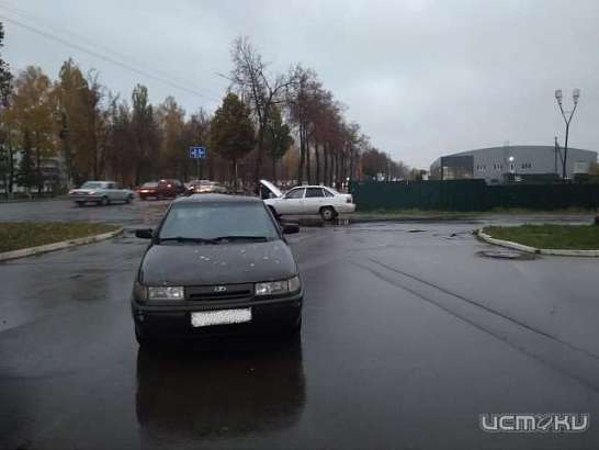В Северном районе Орла не смогли мирно разъехаться ВАЗ и «Дэу»