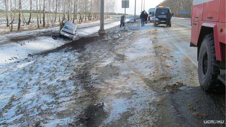На орловской трассе опрокинулась машина с ребенком