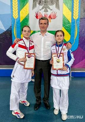 Воспитанники школы “Орёл-карат” стали обладателями 13 медалей разного достоинства