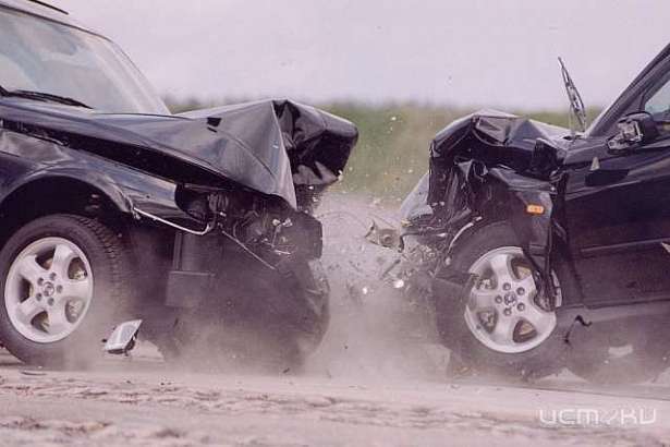 В Советском районе Орла столкнулись Daewoo и BMW. Пассажирку доставили в больницу